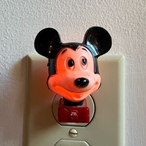 Vintage 1960s MICKEY MOUSE NIGHT LIGHT - VINTAGE PLUG IN - WORKS